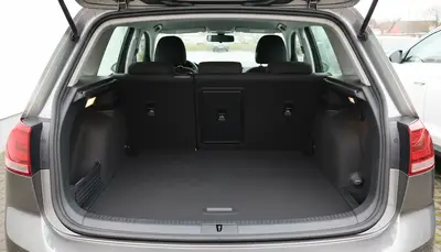 Volkswagen Golf - Image 4