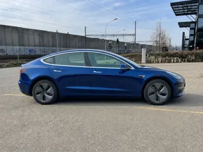 Tesla Model 3 Long Range - Image 4