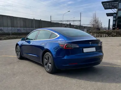 Tesla Model 3 Long Range - Image 4